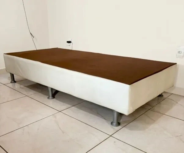 Box para colchão de solteiro