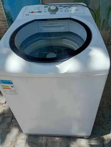 Máquina de lavar roupa funcionando perfeitamente