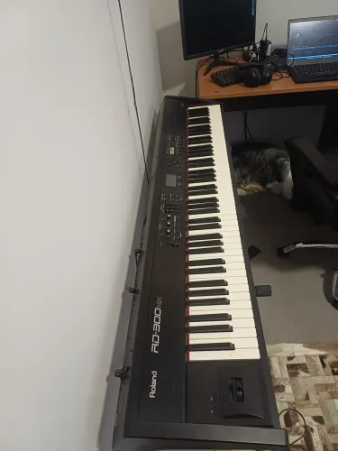 Roland RD 300NX