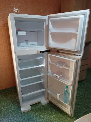 Refrigerador Brastemp painel eletrônico em Salto, São Paulo.