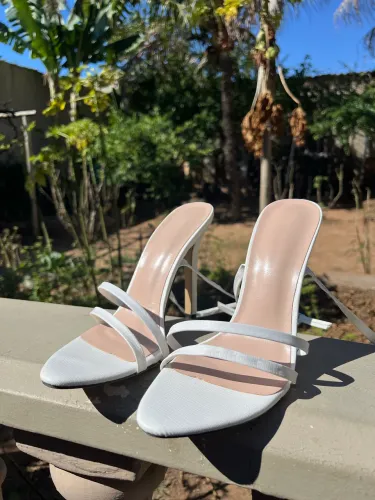 Salto alto branco shein reformado