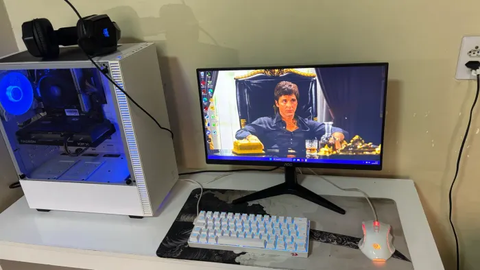 PC GAMER + PERIFÉRICOS + MESA MANAUS