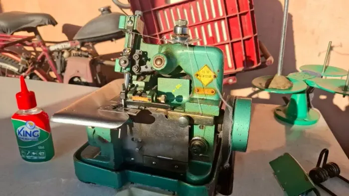Maquina de Costura Overloque usado - Leia a Descrição