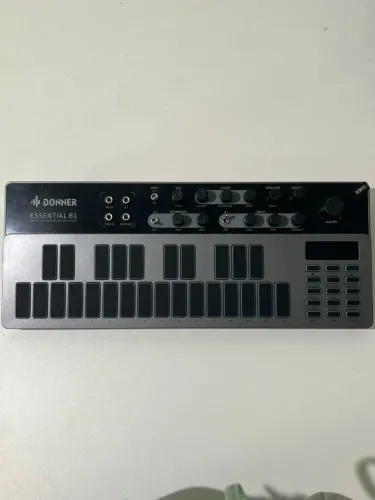 Donner B1 Analog Bass Synthesizer - TB-03 CLONE