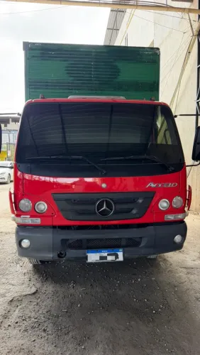 Accelo 815 ano 2012 com baú 6,27m e 269.000km