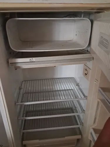 geladeira antiga 280 litros 300 reais 