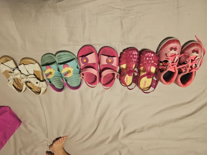 5 sapatos infantis tamanho 24