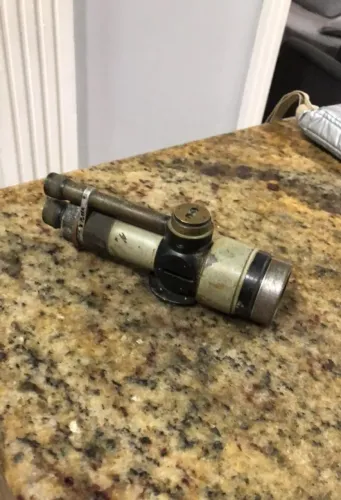 Instrumento Óptico Antigo de Precisão