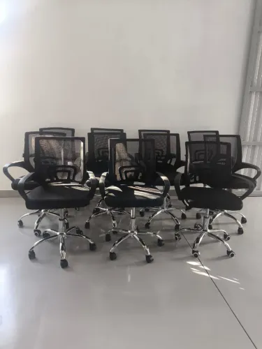 CADEIRA DE ESCRITÓRIO NOVA