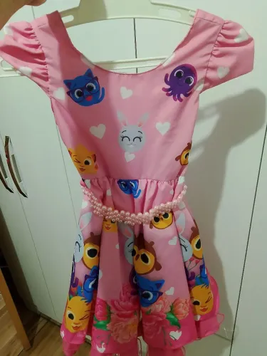 Vestido de festa bolofofos , tamanho 1/2 anos