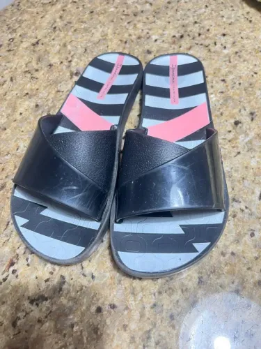 Chinelo Ipanema preta tamanho 36