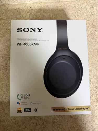 Fone Sony wH-1000XM4 com cancelamento de ruído ativo
