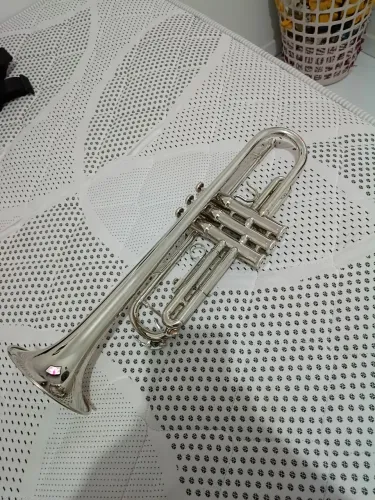 TROMPETE SLADE DESIGNED BY USA (COR PRATA)