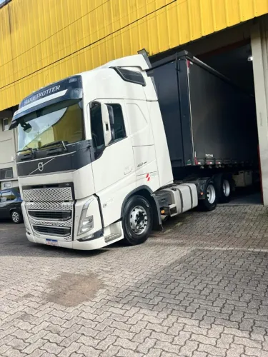 Volvo FH 460 6x2 2022 Único dono Lacrado