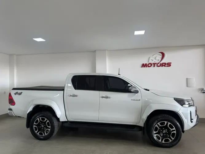 Toyota Hilux CD SRX Plus 4X4 2.8 TDI Die. Aut. 2024