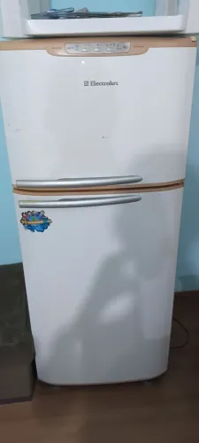 Geladeira Electrolux Frost Free Premium DFF37 (Para Conserto ou Retirada de Peças)