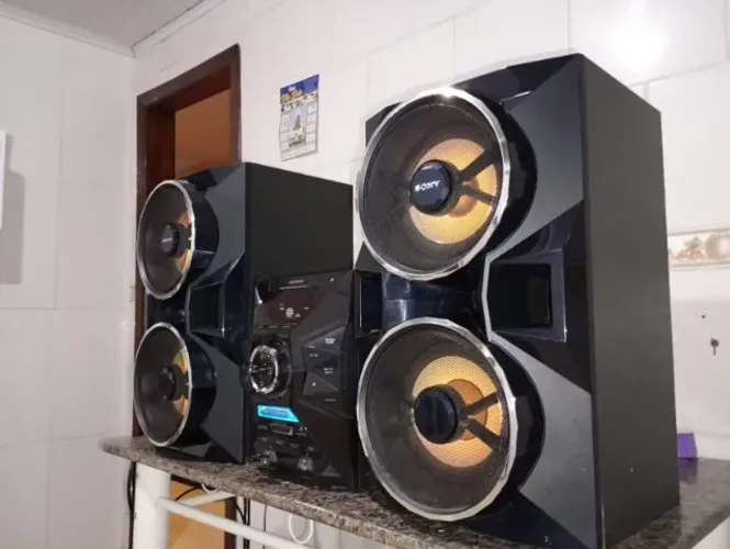 Som Sony - GPX-77 - 1500W/Rms - Bluetooth, Usb, Mp3, Rádio e Aux. tudo em ótimo estado.