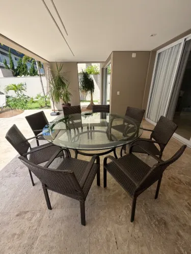 Conjunto de mesa redonda vidro de fibra sintética 8 lugares e 4 banquetas