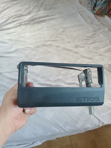 Vendo moldura de som do Etios
