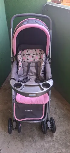 Carrinho de Bebê marca COSCO excelente estado ( nunca usado)