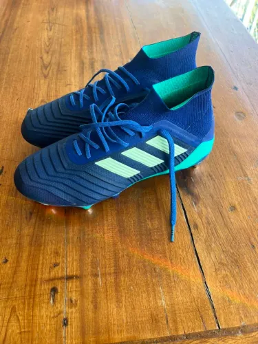 Chuteira Adidas Predator Nova tamanho 37