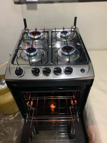 FOGÃO ITATIAIA 4BOCAS COM 9 DIAS DE USO, MAIS BOTIJA CHEIA 1300 TUDO.