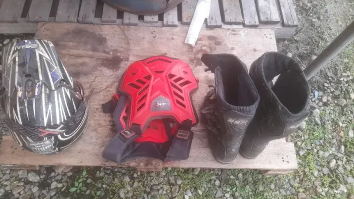 Conjunto motocross-Bota+Colete+Capacete c/oculos