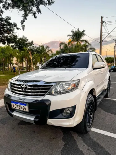 Toyota Hilux SW4 SR 4X2 2.7/ 2.7 Flex 16V Aut. 2015