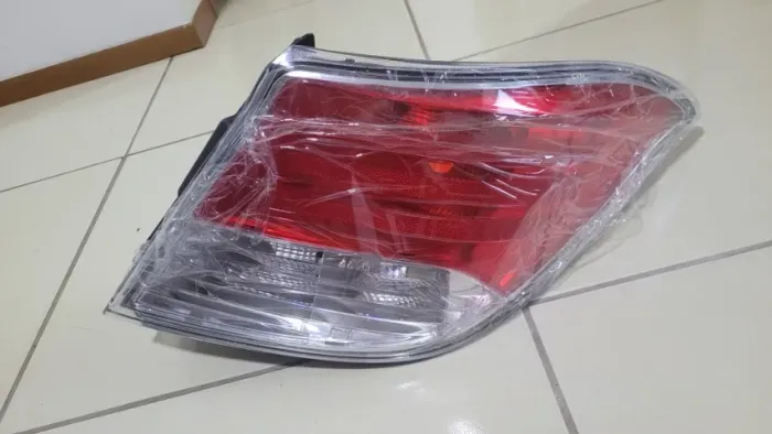 Vendo lanterna traseiro lado direito do carro Prisma LT 1.0 2015 nunca usada