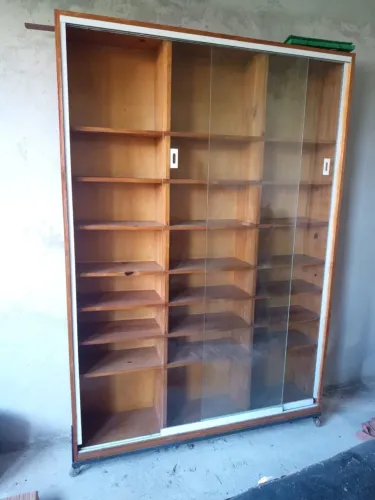 Estante em madeira