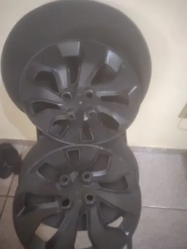 Vendo 02 calotas Chevrolet, onix, celta etc