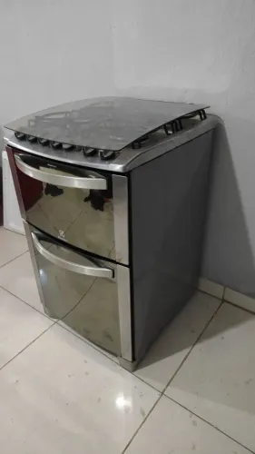 Fogão Eletrolux 4 bocas 2 fornos semi novo