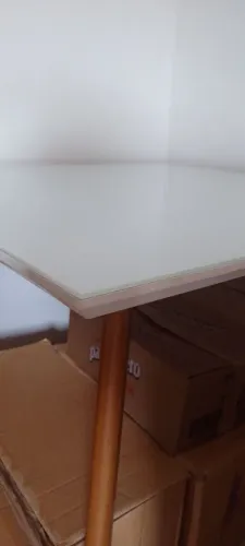 Mesa com 4 cadeiras 