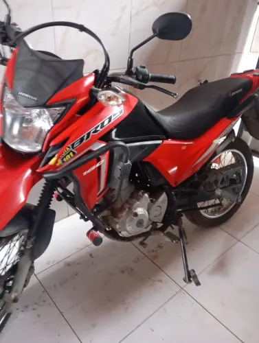 Vendo moto Bros 160 ipevea 2026 atrasada presso de vender 17mil não bacho mas
