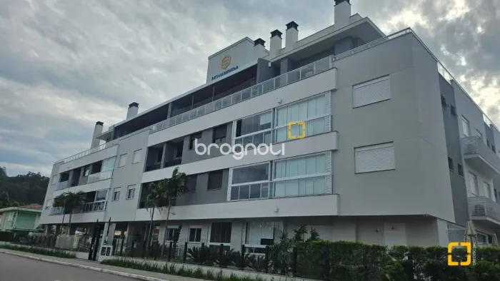 Apartamento de 3 quartos à venda em Canasvieiras, em local privilegiado