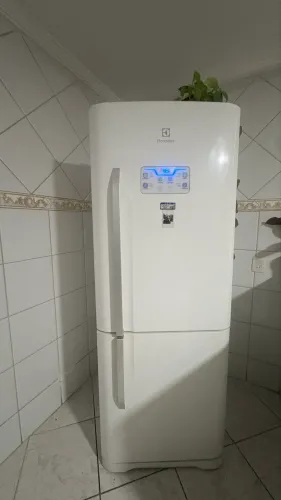 Geladeira Electrolux Frost Free Inverse 410L