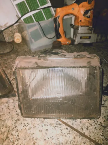 Estou vendendo farol de Chevette