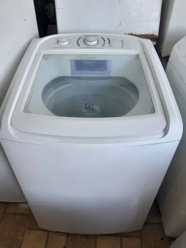 Vendo essa máquina Eletrolux 15kg funcionando perfeitamente faço entrega