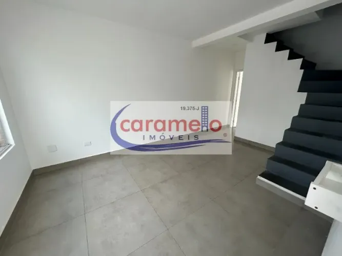 Aluguel de casa impecável em São Paulo-SP, Vila Clarice: 2 quartos, 2 salas, 3 banheiros,