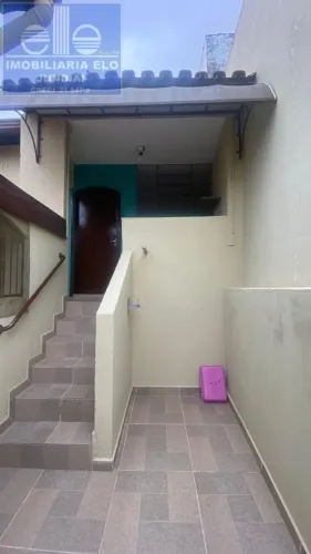 Jardim Estadio R$1.500,00 casa com 1 dormitorio,sala,cozinha e banheiro ,totalmente indepe