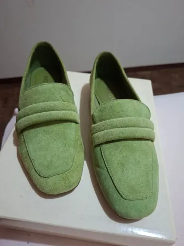 Sapatilha verde pistache, nunca usada. Linda e confortável. Chame no chat para informações