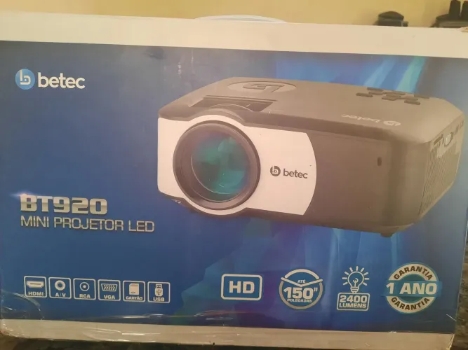Mini Projetor  Led<br>BT 920<br>2400 Lumen<br>Marca: Betec