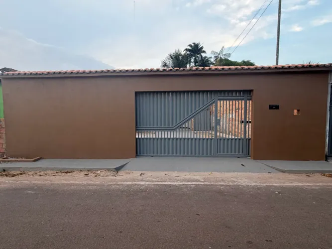 Casa para Alugar com 2 Quartos e 2 Banheiros
