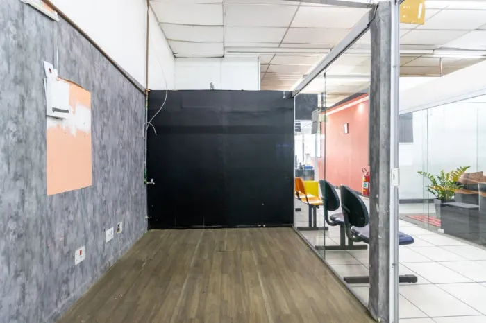Loja em galeria na Rua Clemente Álvares, 66 - loja 13 16 m²