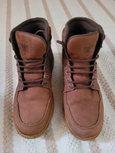 Bota cavalera marrom nobuck