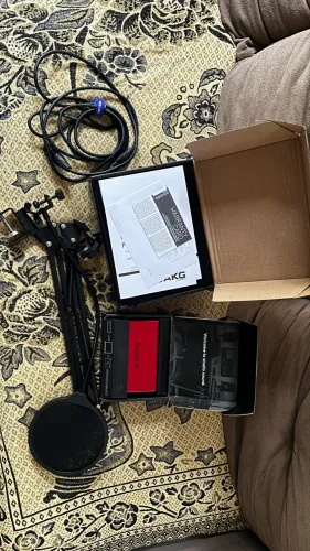 Microfone + Interface de Áudio + Pop Filter + Braço Articulado + Cabo XLR Santo Ângelo