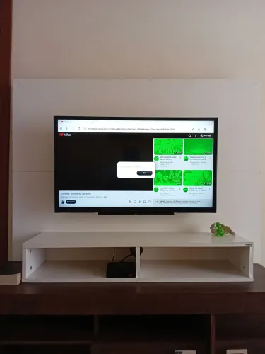 Tv smart philco 32pol + painel branco