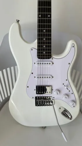 Guitarra Elétrica Strato Branca - PRA VENDER HOJE