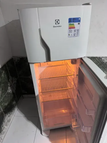 Geladeira Electrolux duplex funcionando perfeitamente entrego ideal para apartamentos