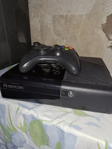 Xbox 360 Super Slim completo